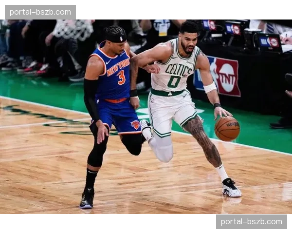 塔图姆半场0分，凯尔特人仍领先老鹰15分